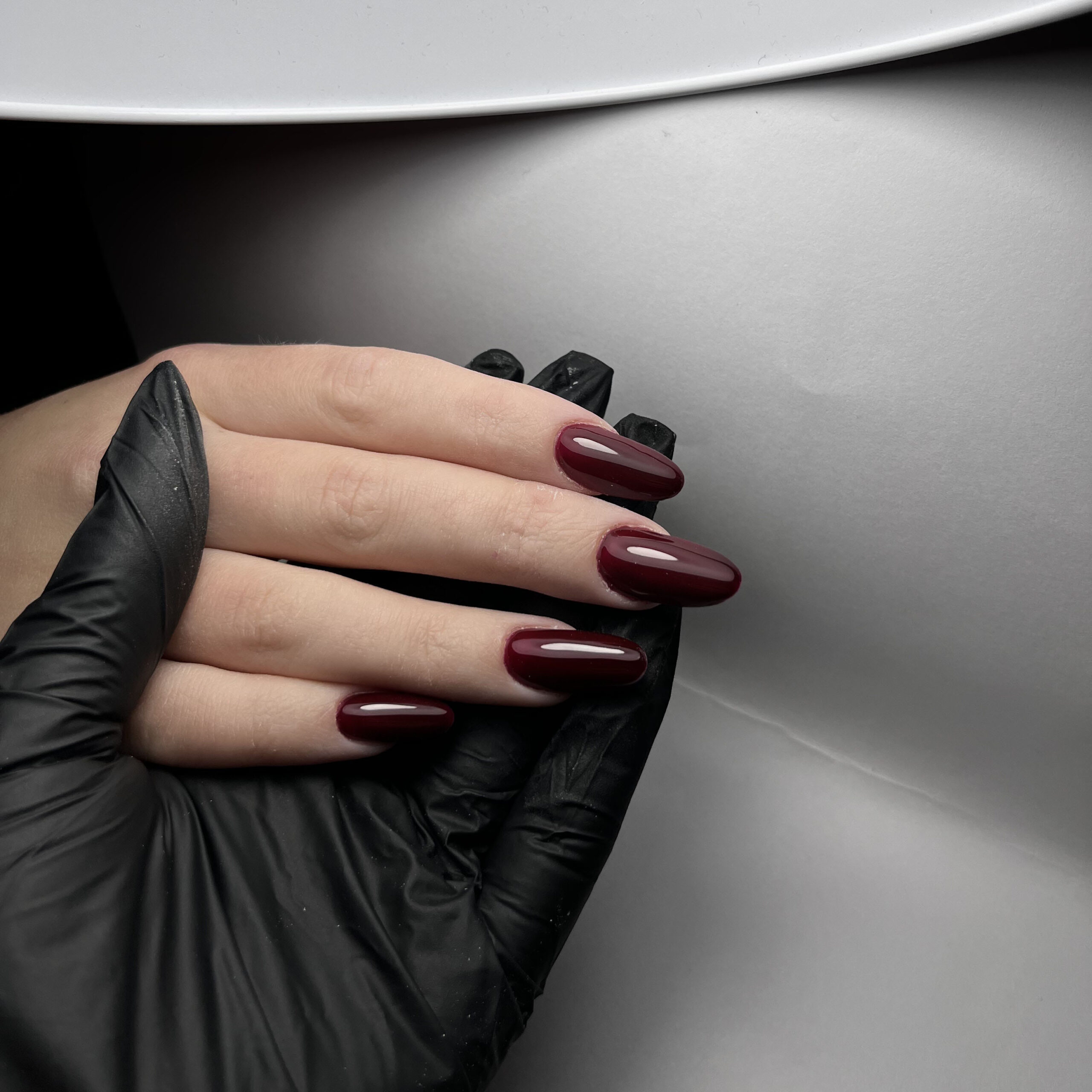 Home stylizacja paznokci z cyrkoniami